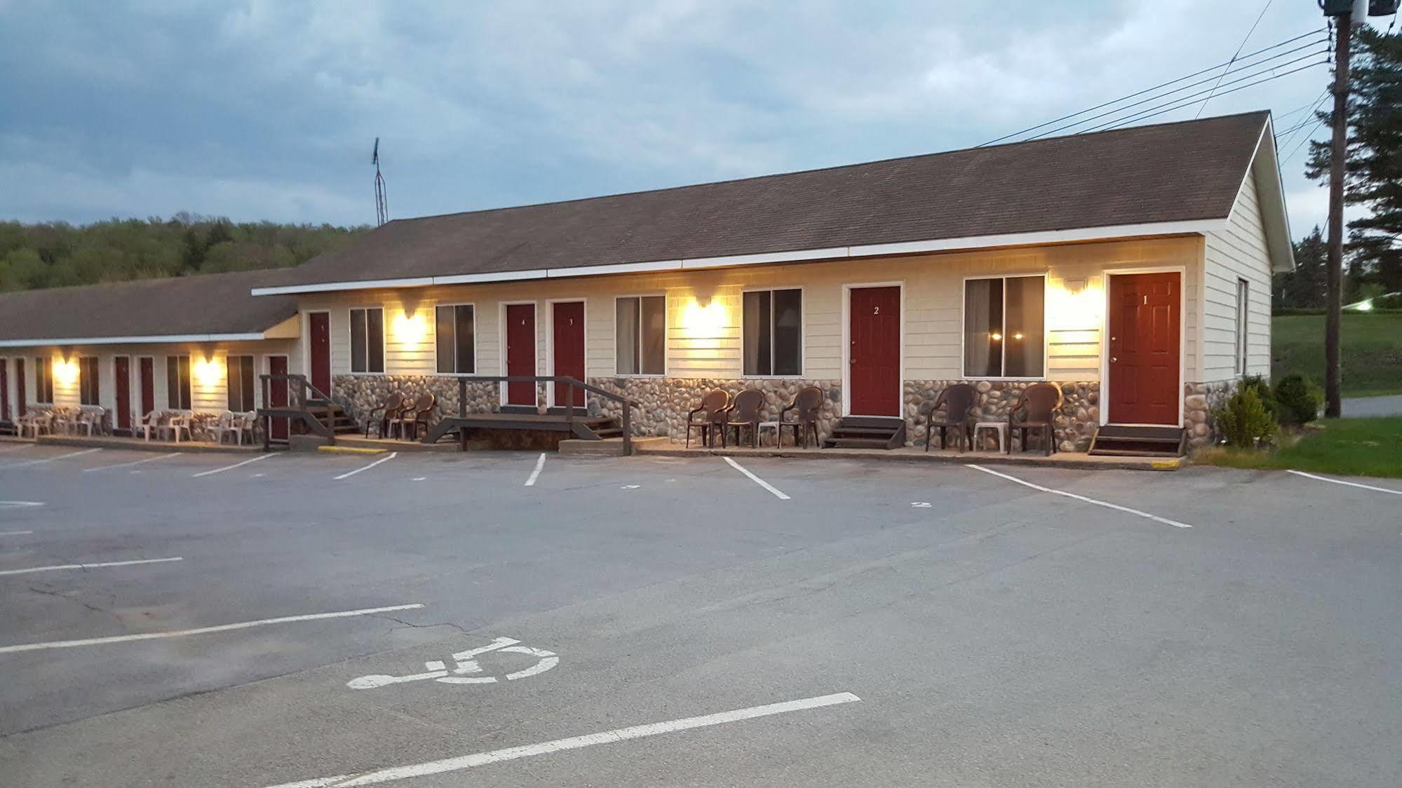 אולד פורג' Clark'S Beach Motel מראה חיצוני תמונה